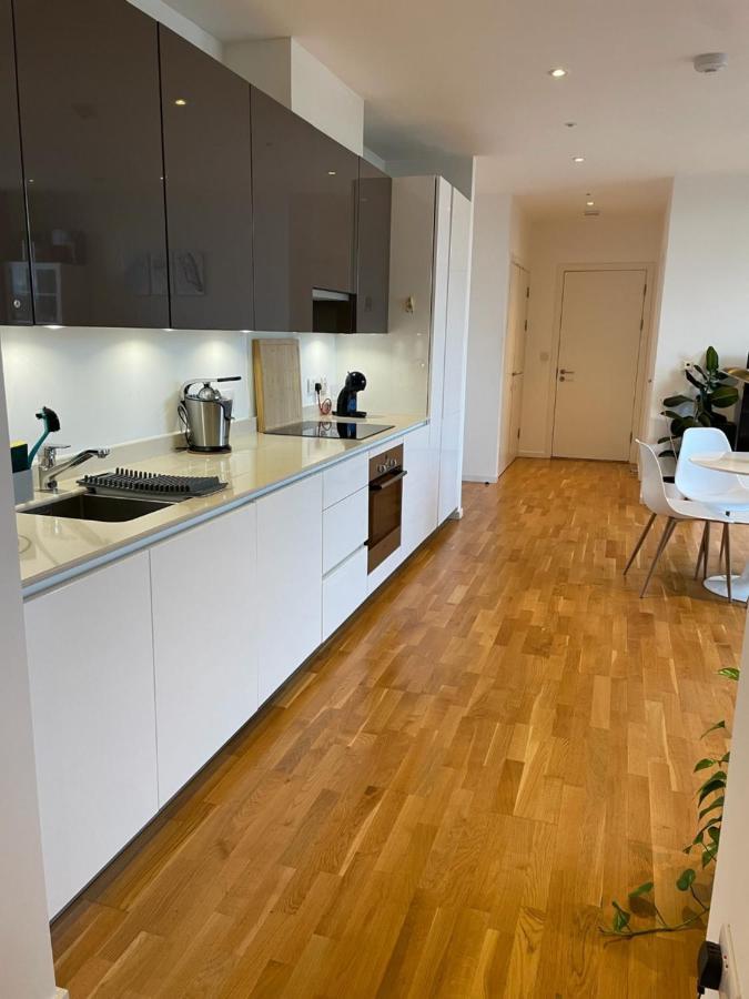 לונדון Luxury En-Suite Room Olympic Village In Shared Apartment מראה חיצוני תמונה